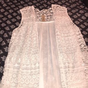 Ariat lace vest/kimono